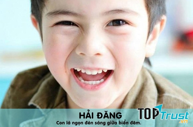 Hải Đăng - Con là ngọn đèn sáng giữa trời đêm