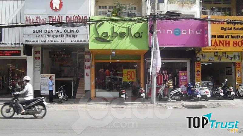 Shop trên đường Hai Bà Trưng