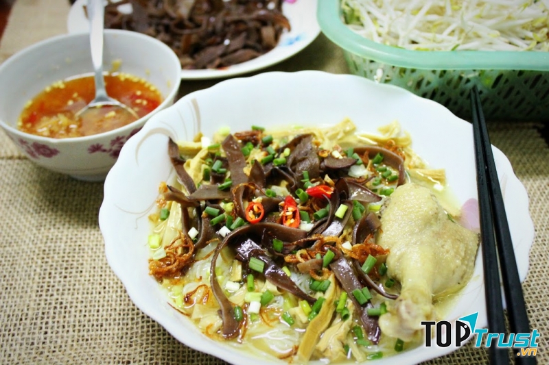 Hai Bình - Bún Măng & Cháo Vịt Gà