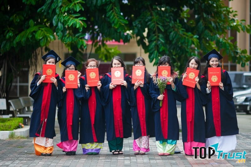 Một khoảnh khắc đáng yêu của các cô gái Kinh tế