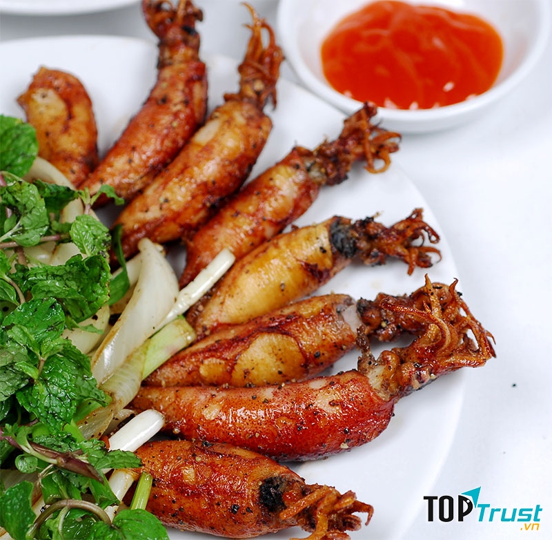 Món mực được chế biến kĩ lưỡng