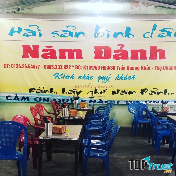 Quán đơn giản, mộc mạc nhưng đồ ăn rất ngon