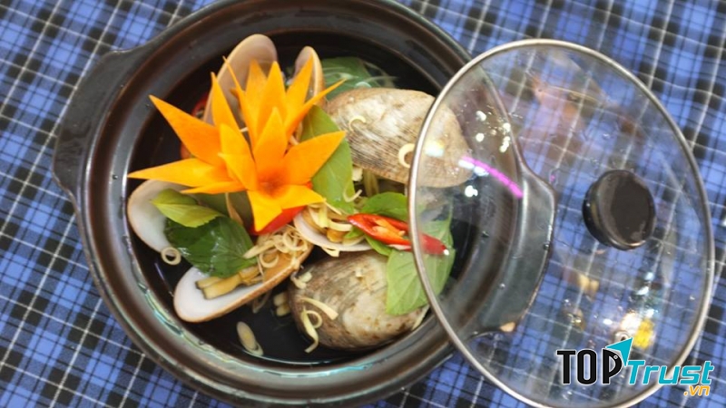 Món ăn hấp dẫn tại nhà hàng