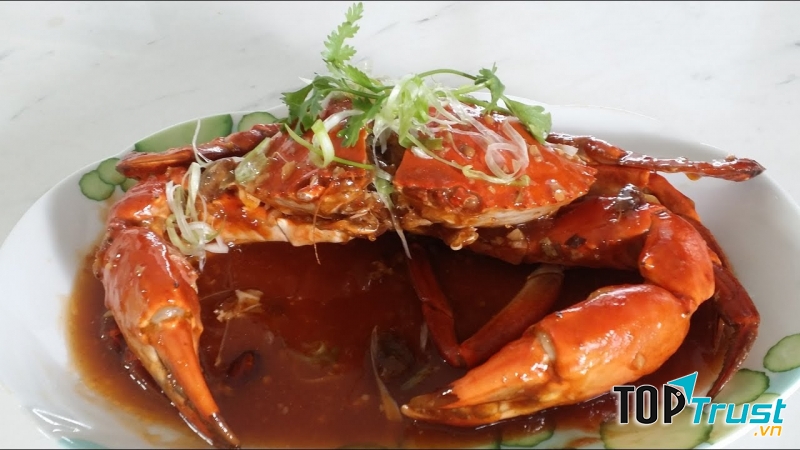 Hải sản biển – Lẩu cua tại số 1-11 Lý Thái Tổ sẽ là nơi bạn được thưởng thức ẩm thực ngon quên cả lối về với món cua rang me