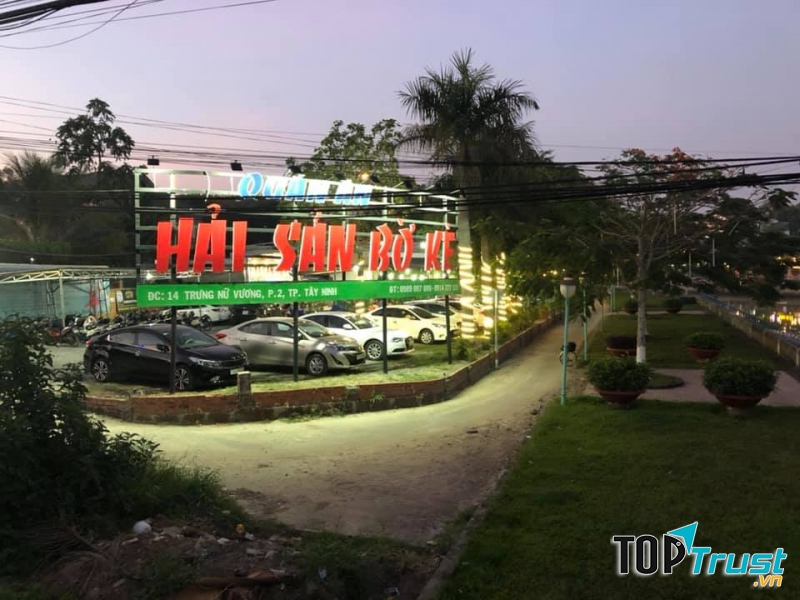 Nhà hàng hải sản Bờ Kè