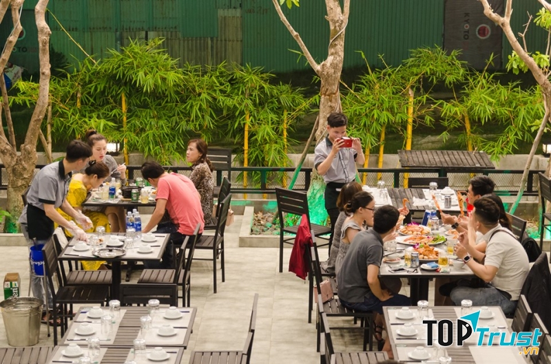 Hải Sản Cua Cớm - Võ Văn Kiệt