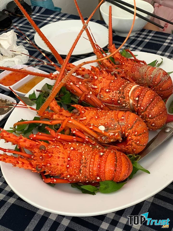 Hải sản Hoàng Thao - Eo Gió