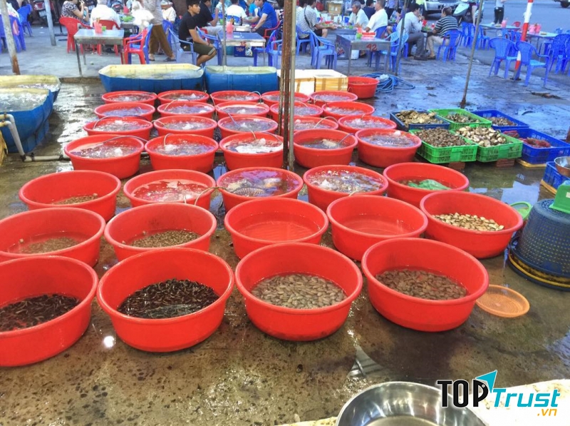 Hải sản tươi sống