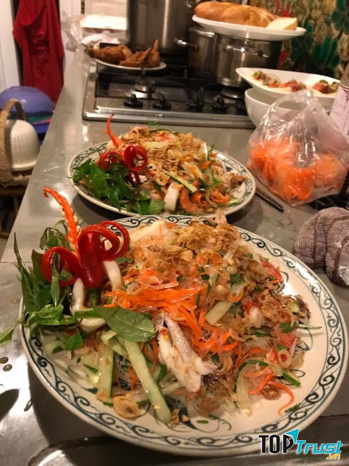 Hải Sản Phố Cổ - Hải Sản & Nem Nướng Nha Trang