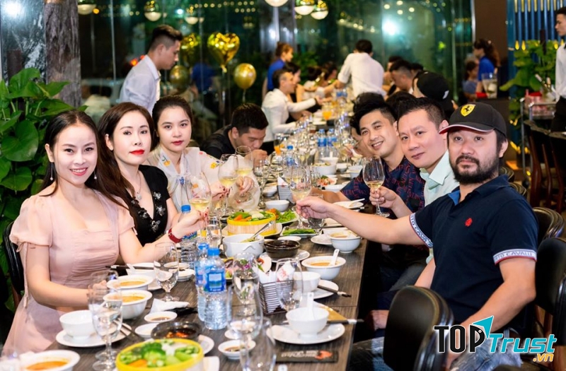 Hải Sản Phố - Trần Khánh Dư