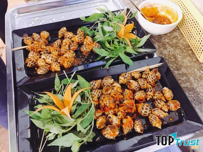 Thành Cá là nhà hàng hải sản nổi tiếng ở Quảng Ngãi mà bạn nhất định không thể bỏ qua.