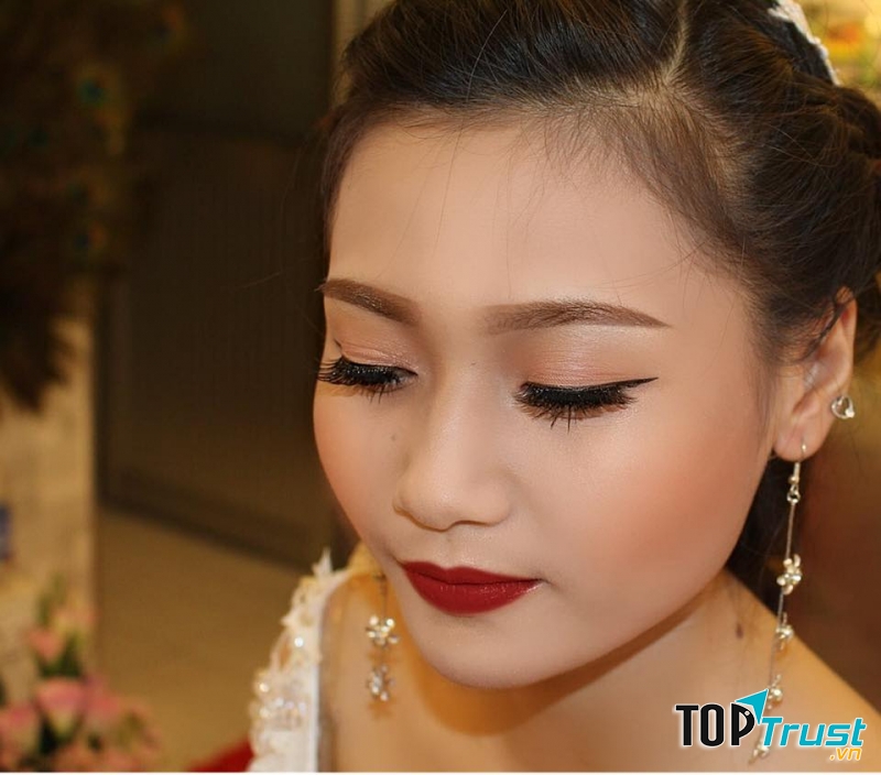 Hải Yến Makeup