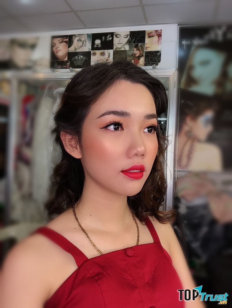 Hải Yến Makeup Lê Văn Sỹ Quận 3