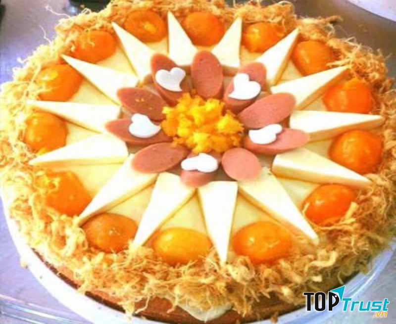 Bánh sinh nhật bông lan trứng muối