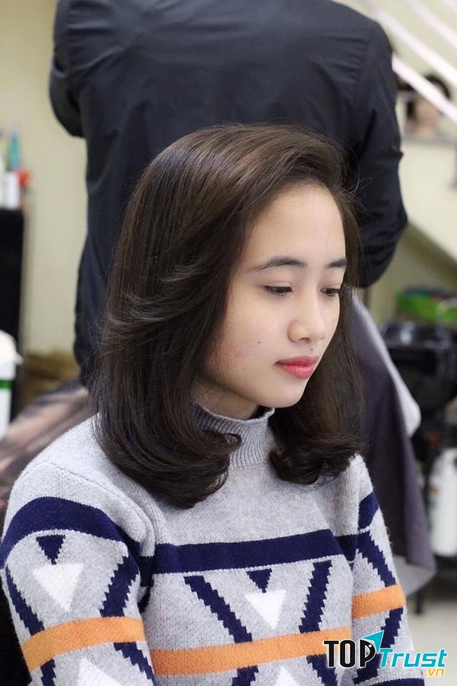 Nhà tạo mẫu sẽ giúp bạn chọn được kiểu tóc phù hợp nhất