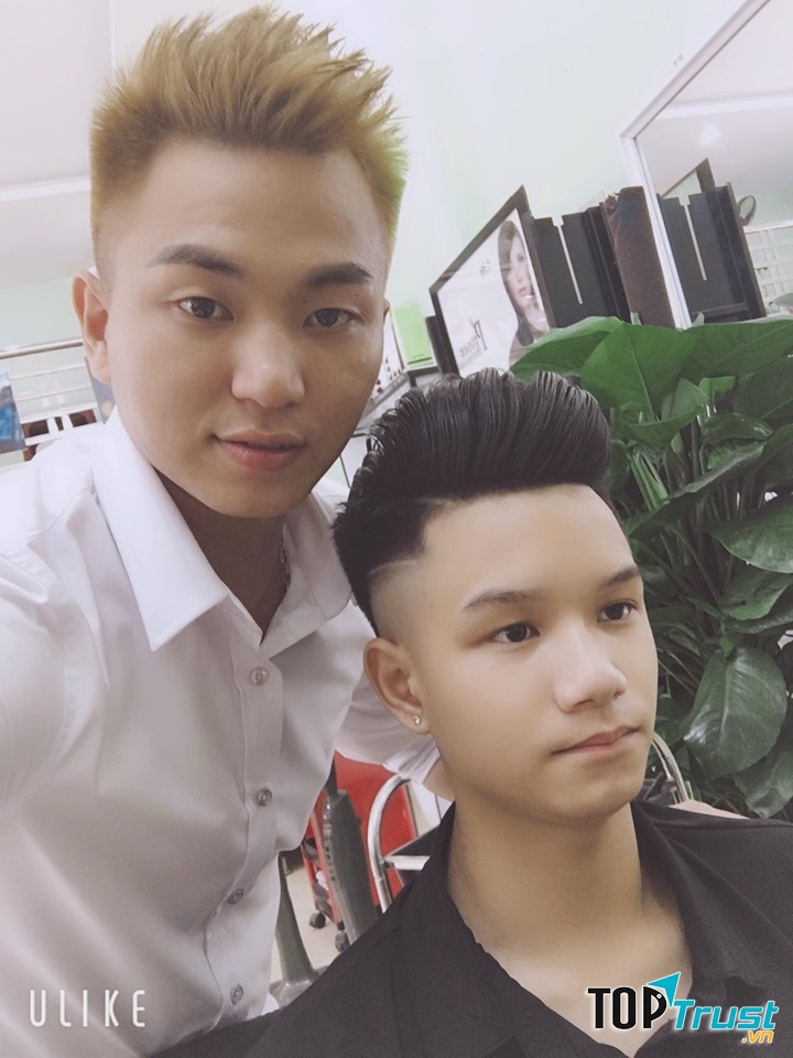 Đạt Hugo luôn quan tâm đến chất lượng và lấy cảm nhận của khách hàng làm tiêu chí hàng đầu, vì vậy tiệm đã trở thành địa chỉ quen thuộc của rất nhiều khách hàng nam giới cũng như cả nữ giới tại Nam Định.