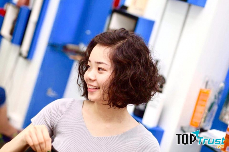 Kiểu tóc xoăn sóng nước