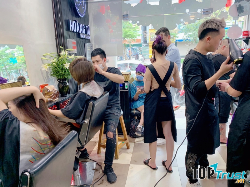 Hair Salon Hoàng Tú
