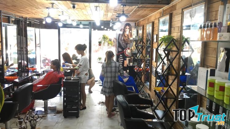 Hair Salon Quốc