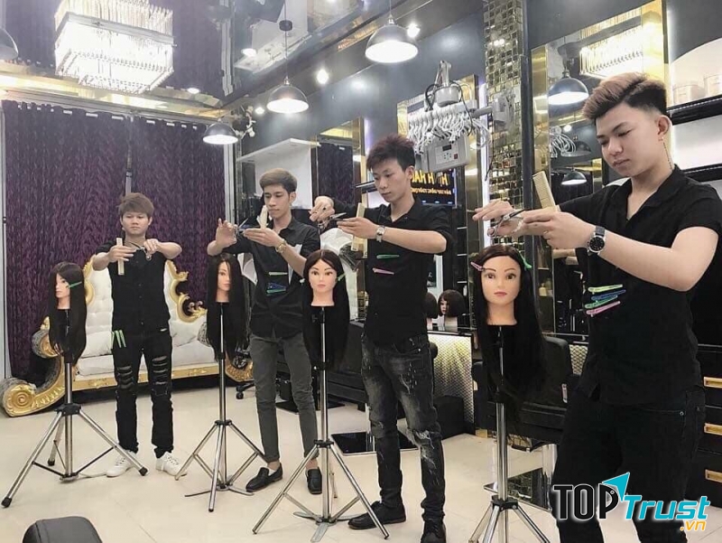 HAIR SALON THỊNH HÀ LAN