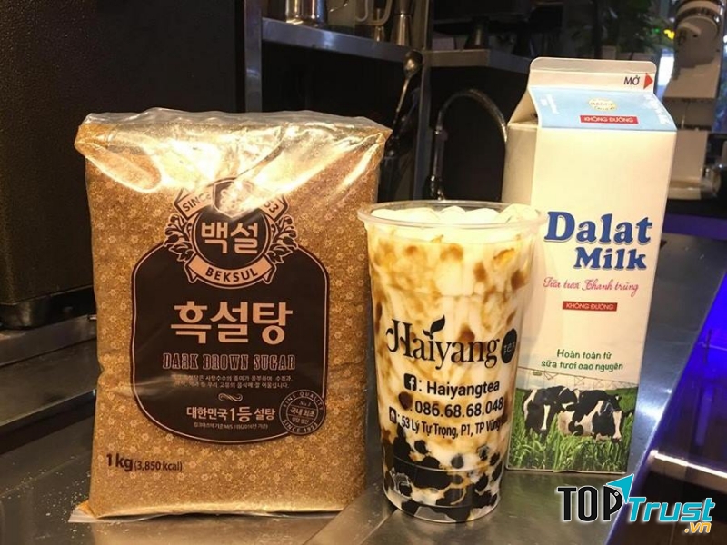 Sữa tươi trân châu đường đen của quán