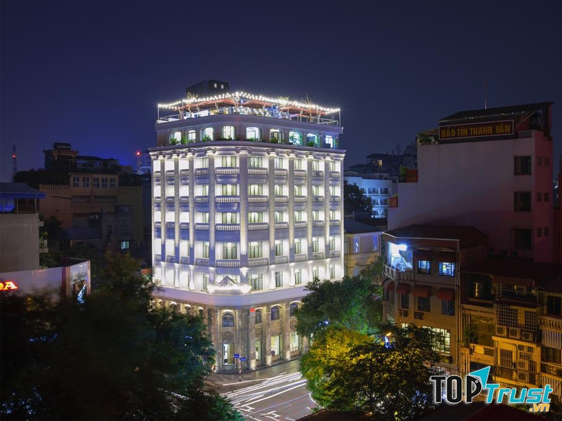 Khách sạn Halais Hotel