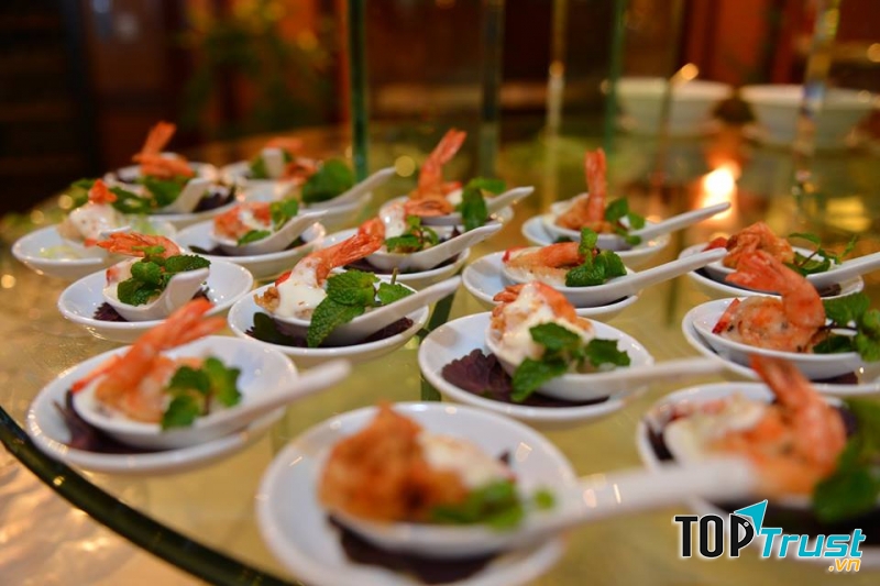 Buffet ngon hấp dẫn tại nhà hàng