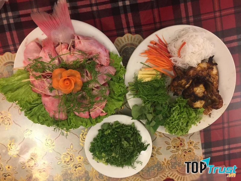 Nhà hàng Hầm phố
