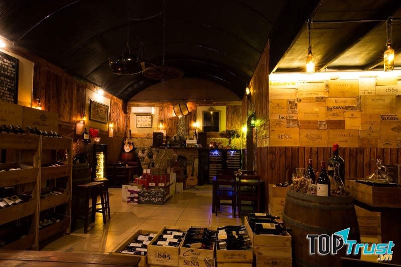 Hầm rượu vang La Cave de Saigon
