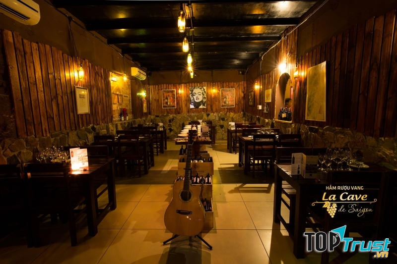 Hầm rượu vang La Cave de Saigon