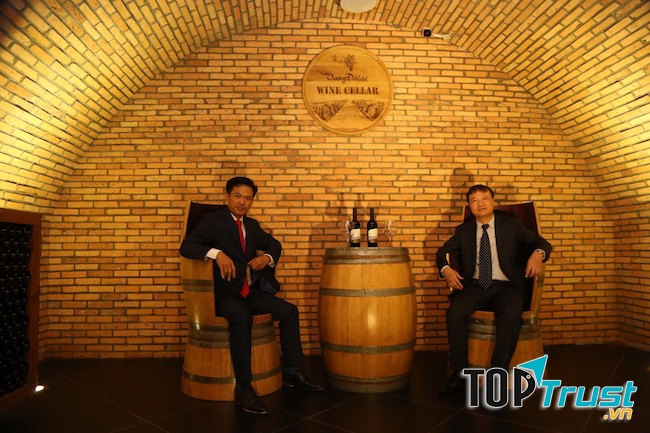 Hầm rượu vang Ladofoods