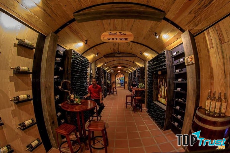 Hầm rượu vang Vĩnh Tiến