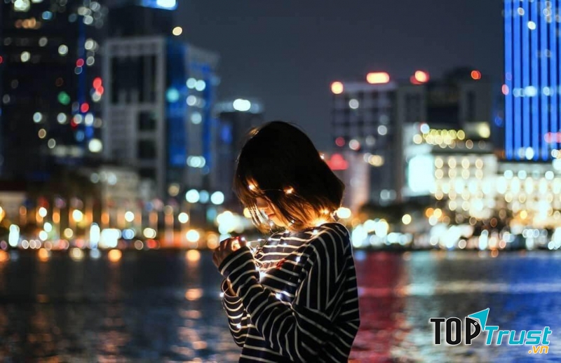 Hình ảnh nghệ thuật được các bạn trẻ chụp ở Nóc hầm Thủ Thiêm