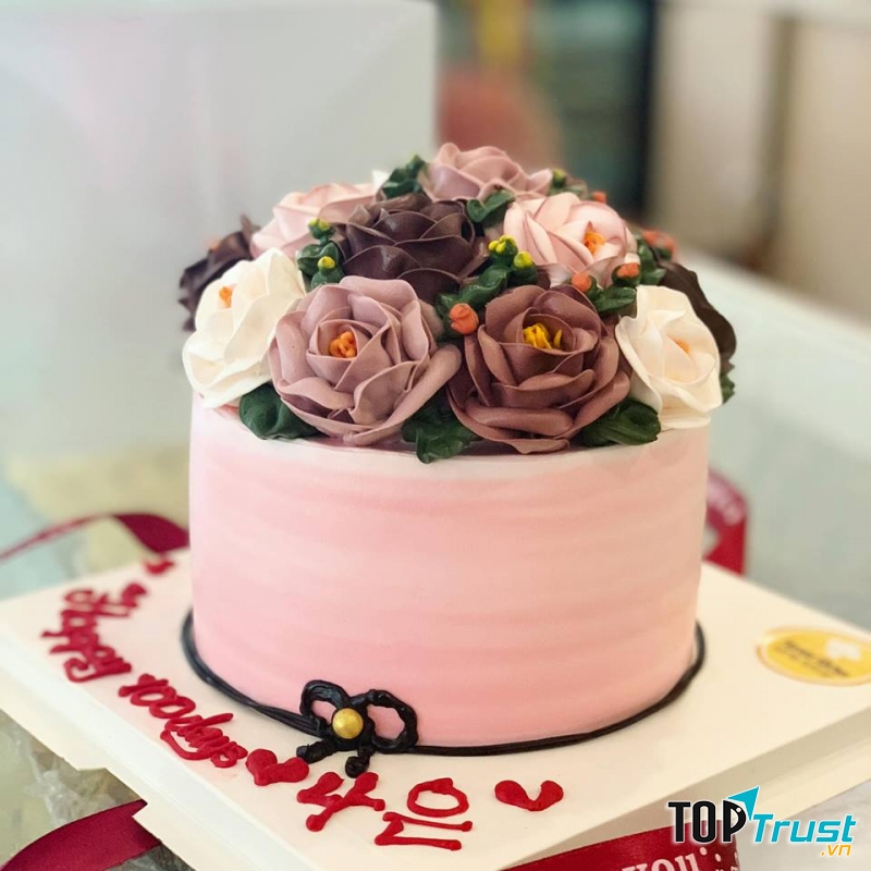 Bánh sinh nhật của Hamint Kitchen trang trí rất đẹp mắt