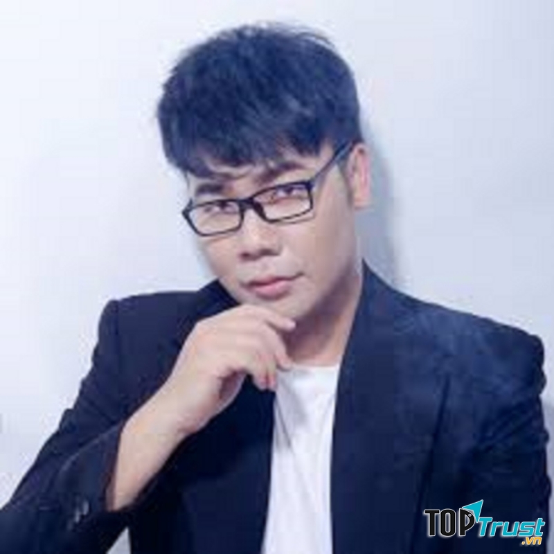 Ảnh chân dung nhà văn Hamlet Trương