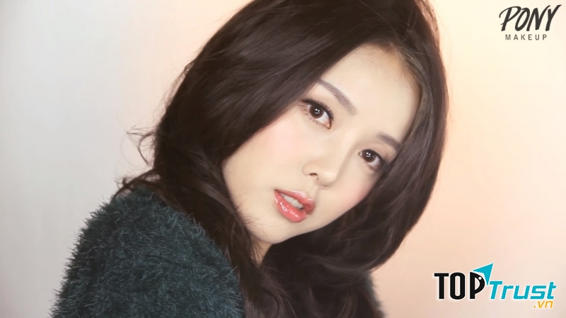 Kiểu make up vô cùng trong trẻo và tự nhiên