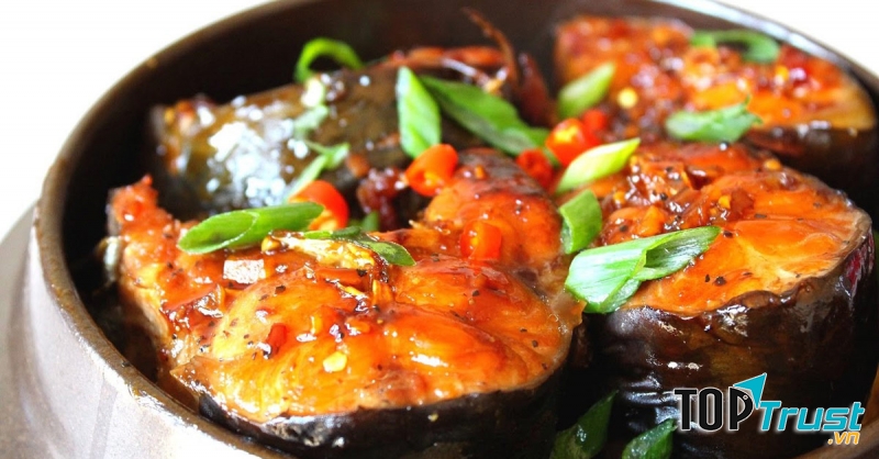 Nên chọn các loại thực phẩm giúp giảm cân ngày lễ như thịt gà, cá và các loại thịt khác chứa ít chất béo hơn