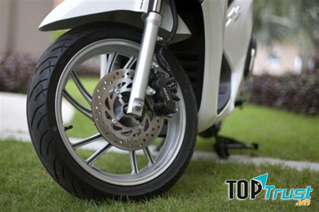 Hạn chế bóp phanh trước ở xe tay ga