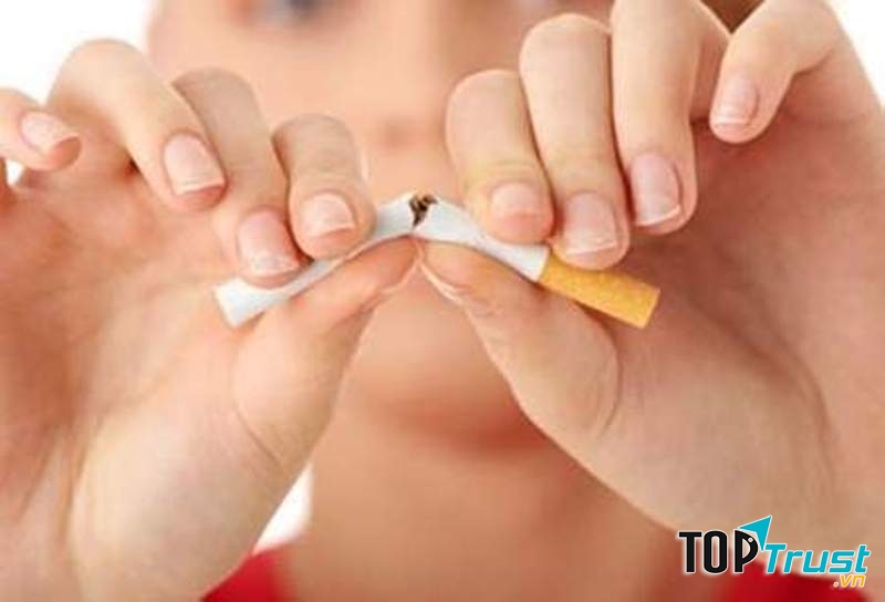 Tránh xa thuốc lá vì chất nicotin trong thuốc là kẻ thù nguy hiểm của tinh trùng