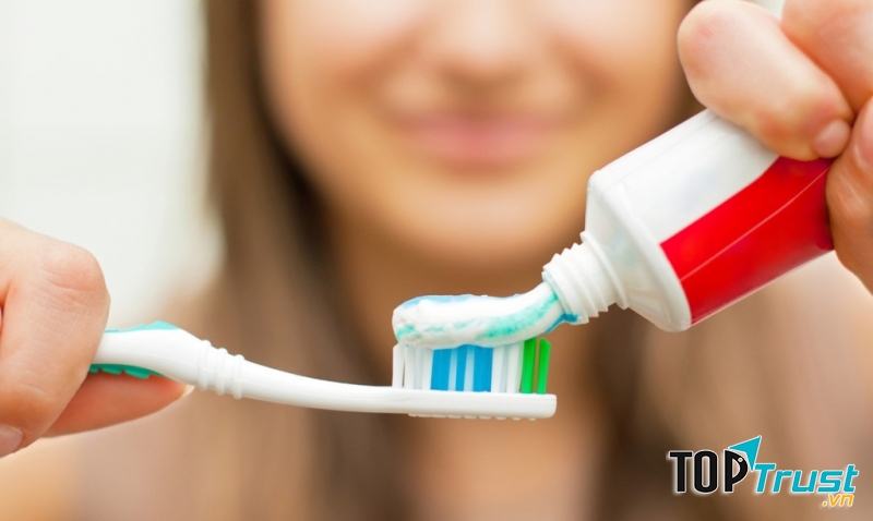 Hạn chế dùng chung đồ dùng cá nhân như bản chải đánh răng