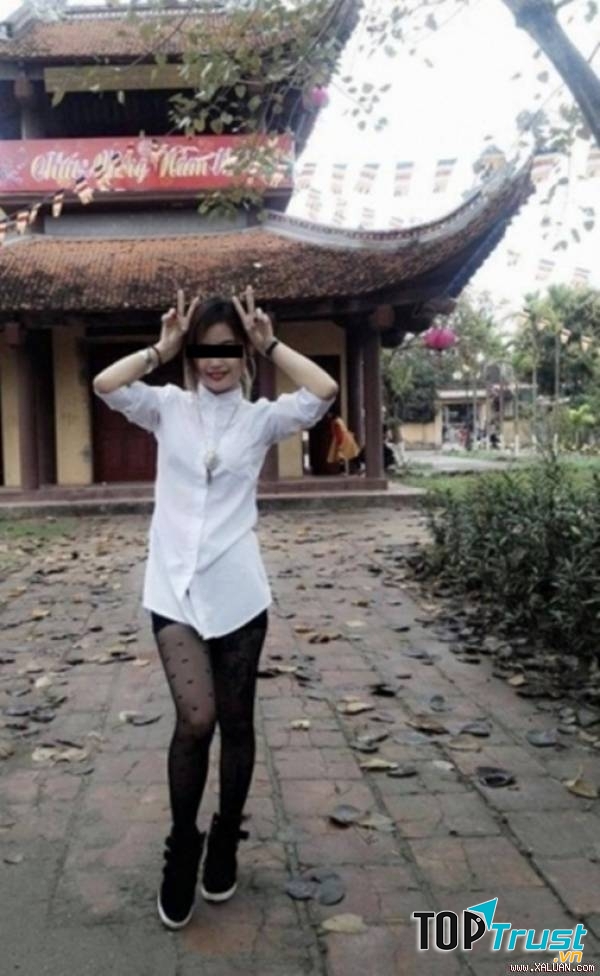 Hạn chế chụp ảnh khi đi chùa