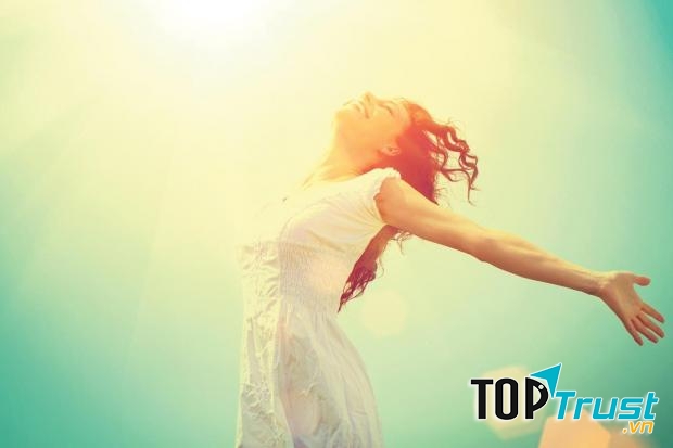 Chúng ta chỉ nên tiếp xúc trực tiếp với ánh nắng Mặt Trời lúc sáng sớm( trước 9 giờ).
