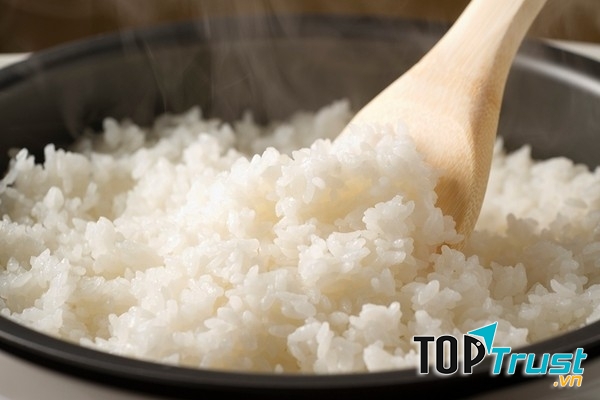 Chất tinh bột chính là nguồn dinh dưỡng giúp cân nặng của bạn tăng lên vùn vụt, vì vậy nếu muốn lựa chọn phương án giảm cân thông qua các thực đơn hàng ngày thì hãy bỏ bớt tinh bột ra khỏi bữa ăn nhé.