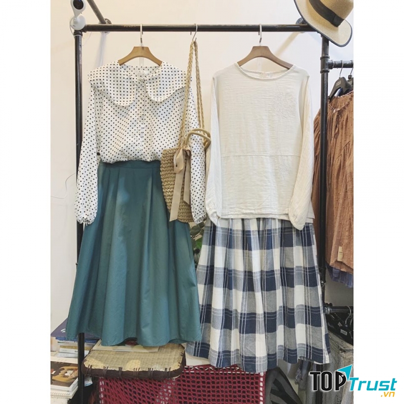 Những mẫu trang phục của Han Ny’s Corner đa phần đều mang nét cổ điển rất chất và rất riêng