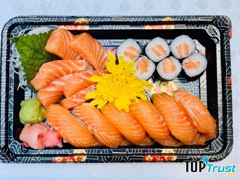 Ẩm thực Nhật Bản không lạm dụng quá nhiều gia vị mà chú trọng làm nổi bật hương vị tươi ngon, tinh tế tự nhiên của món ăn