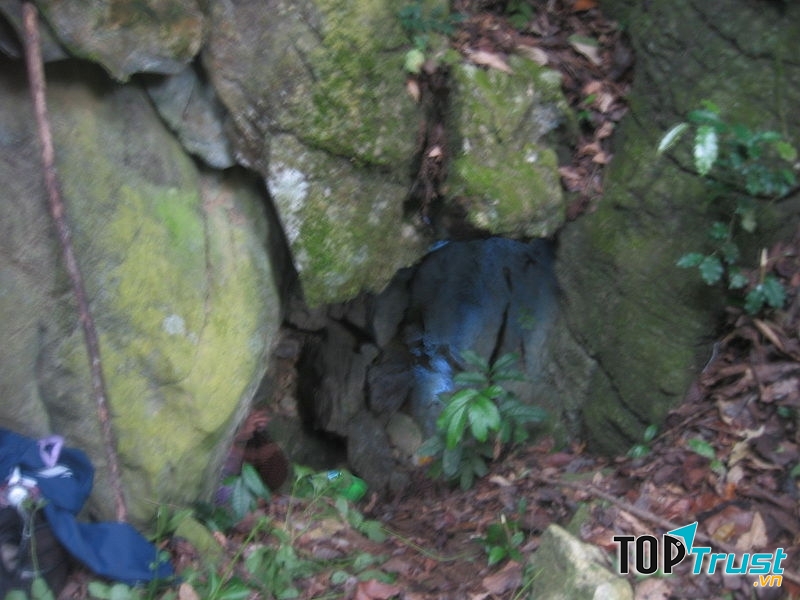 Cửa hang Co Luồng