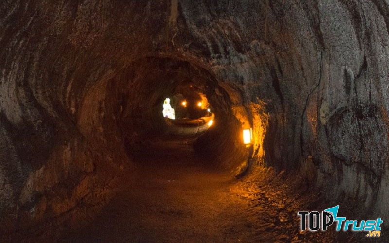 Hang đá Đăk Tuar kì bí