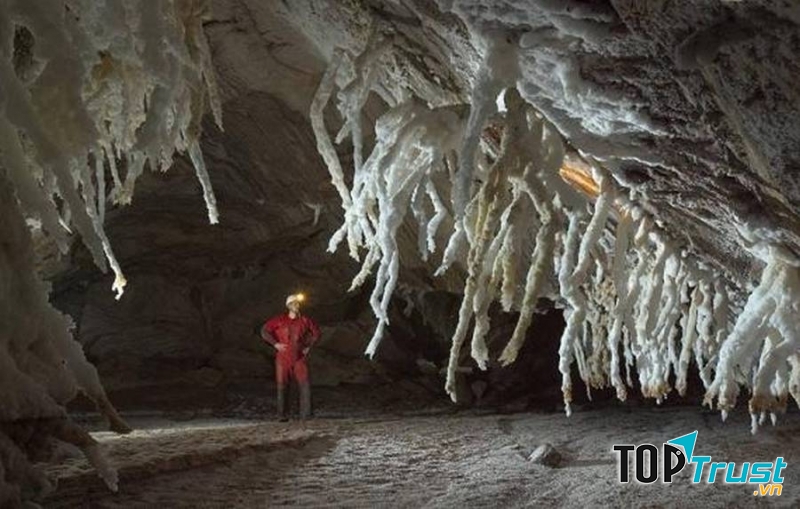 Hang muối lớn nhất thế giới 3N