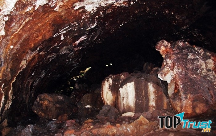 Hang động Chư Bluk