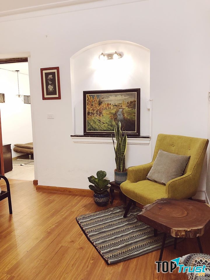 Hàng Gốm homestay là một homestay nằm trong ngõ nhỏ, ấy thế nhưng nơi này vẫn cứ “sốt xình xịch” vì quá đỗi đáng yêu và đẹp đẽ.